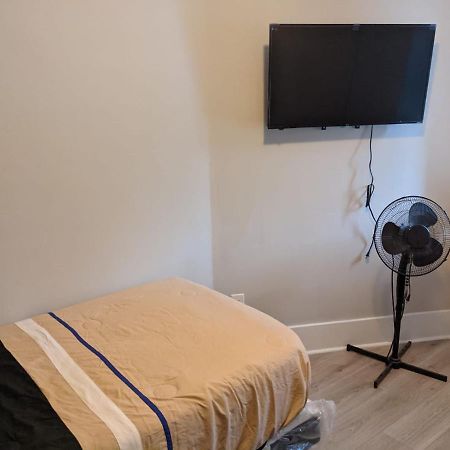 Toronto Furnished Living Rooms Экстерьер фото