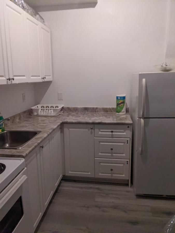 Toronto Furnished Living Rooms Экстерьер фото