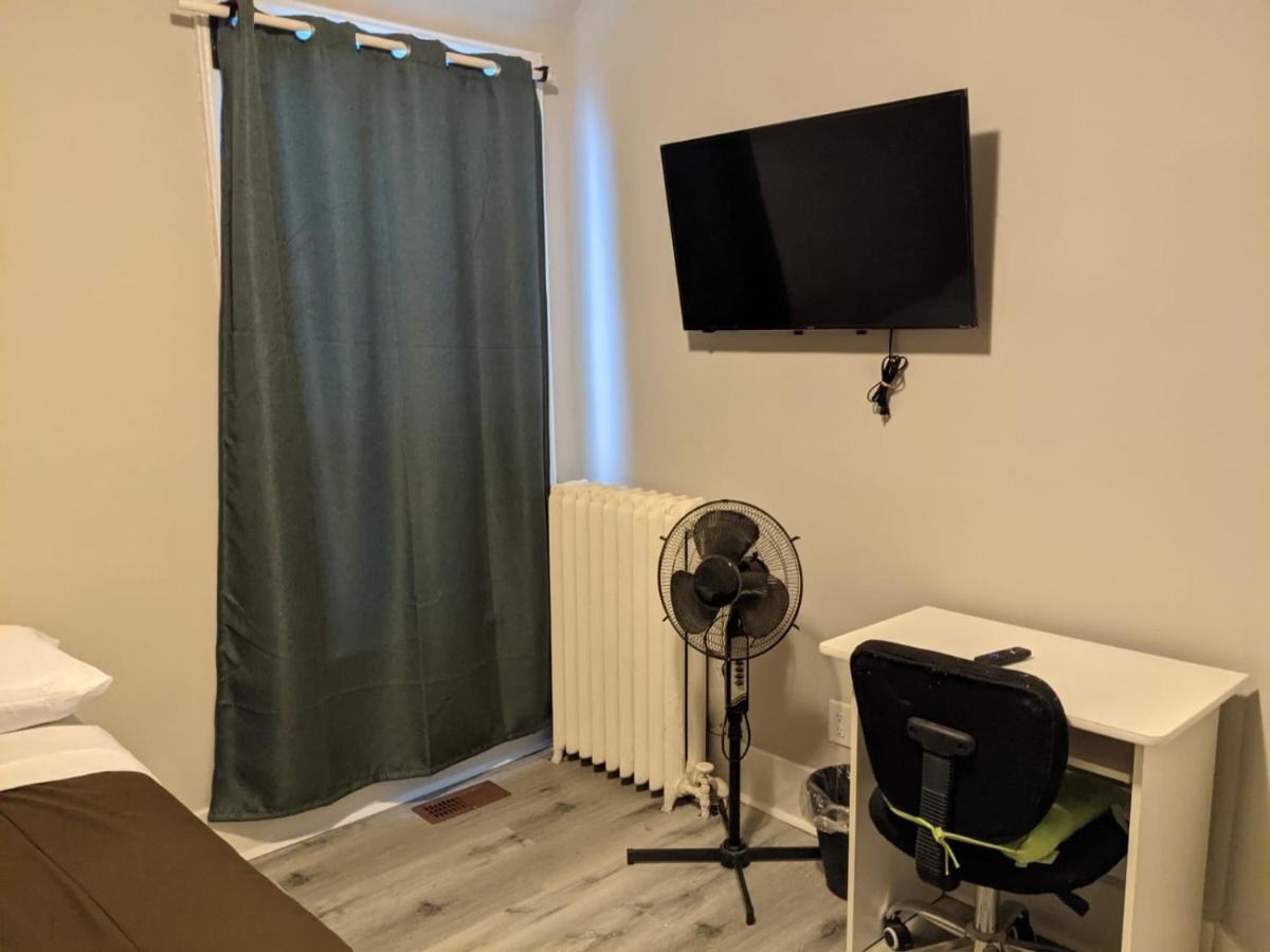 Toronto Furnished Living Rooms Экстерьер фото