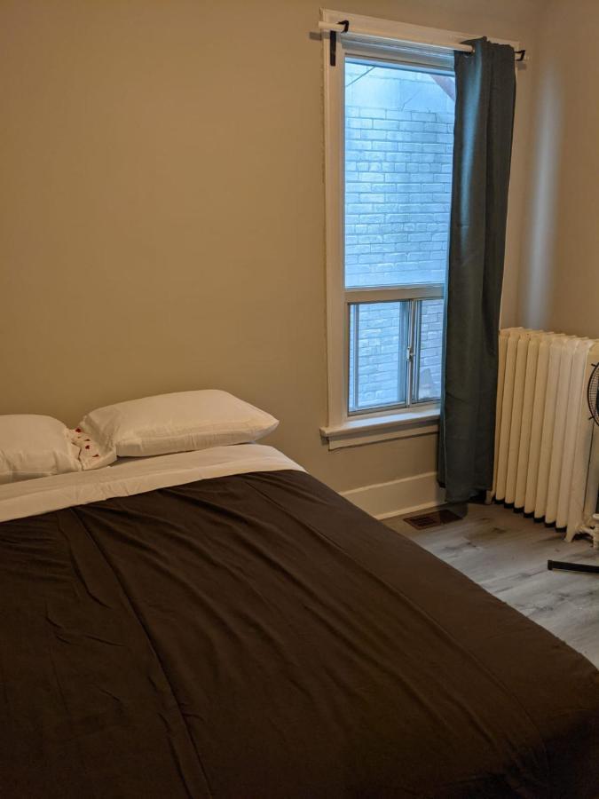 Toronto Furnished Living Rooms Экстерьер фото